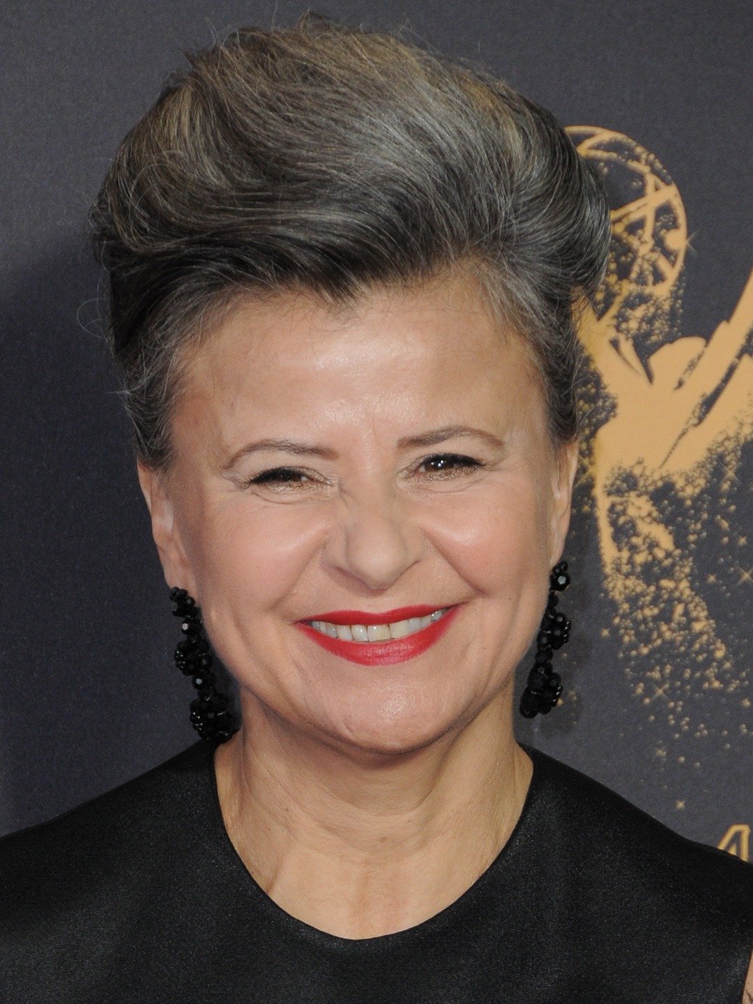 How tall is Tracey Ullman?
